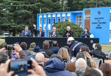 Vicerrectora Spinello presente en reapertura de Fabricaciones Militares