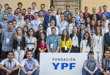 Inscripción para obtener becas de grado de la Fundación YPF