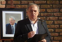 EMOTIVO HOMENAJE A GRATTON