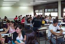 Panel de graduados y estudiantes avanzados en la Facultad de Ciencias Sociales